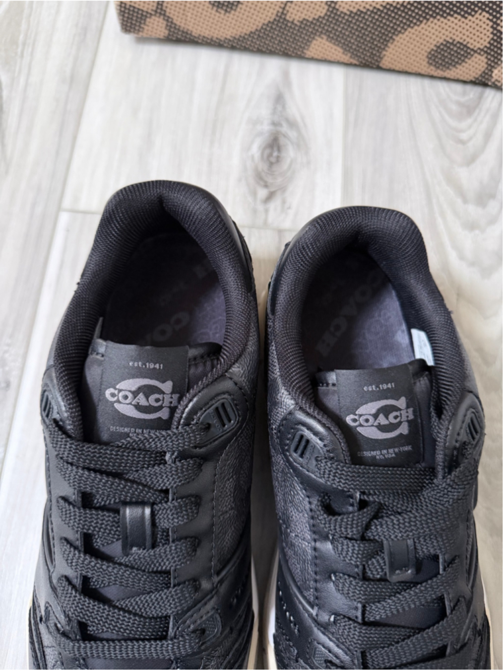 Coach Soho Signature Sneakers Men’s 8.5 Charcoal Black C Logo CAQ10 New in Box - Picture 7 of 12